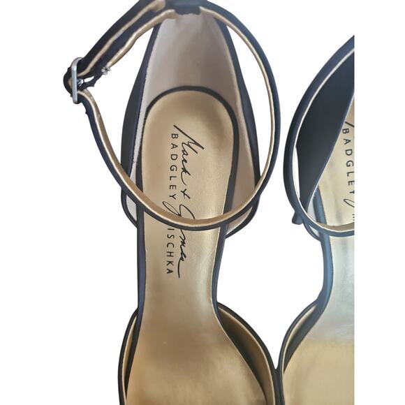 Mark And James By‎ Badgley Mischka Womens Peep Toe Heel size 8M Trendy - Picture 4 of 5